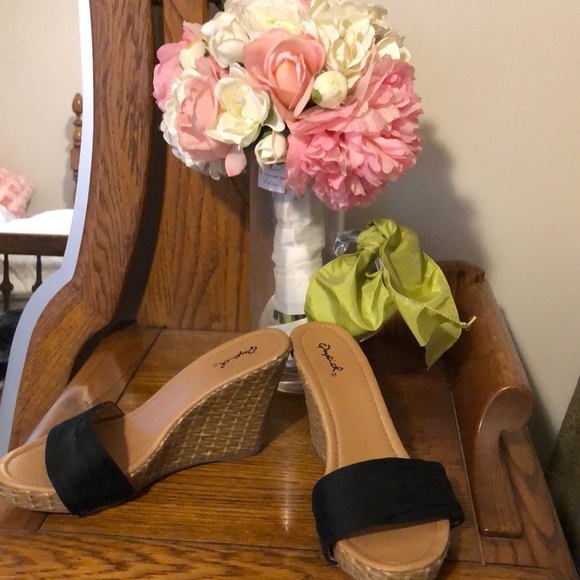 Qupid Shoes - Qupid wedges